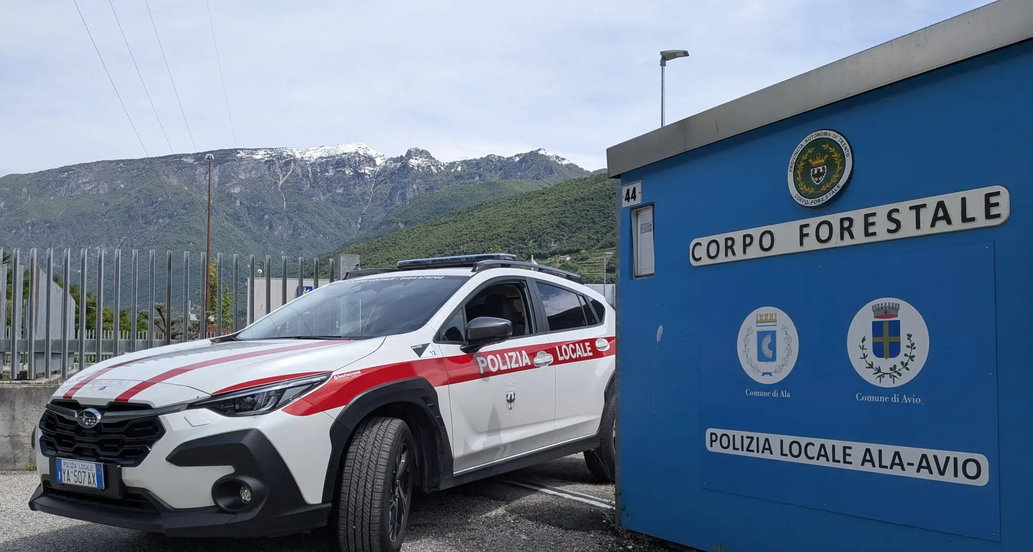 Ala, gli trovano in casa 110 dosi di hashish e 6 di eroina: denunciato
