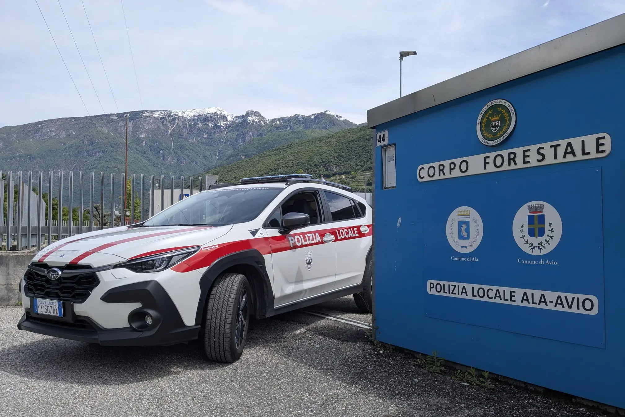 Ala, gli trovano in casa 110 dosi di hashish e 6 di eroina: denunciato
