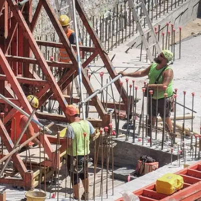 Caldo sul lavoro, la Provincia di Trento apre il confronto con i sindacati: «Nuove tutele per forestali e manutentori»