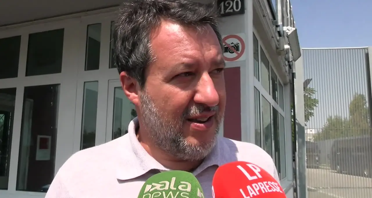 Salvini: 'sulle banche in maggioranza qualcuno tace, Lega va avanti'