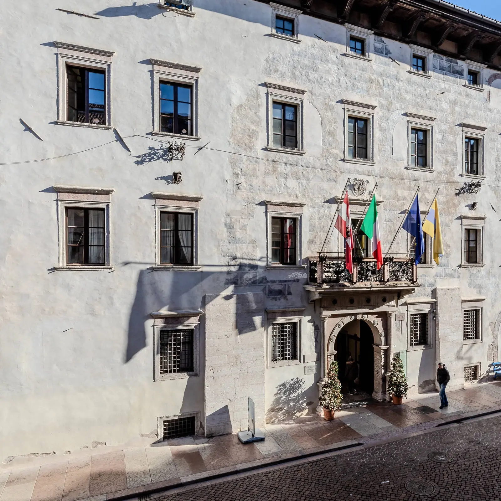 Nuovo scontro tra Onda e il sindaco sui costi dell’ufficio di gabinetto