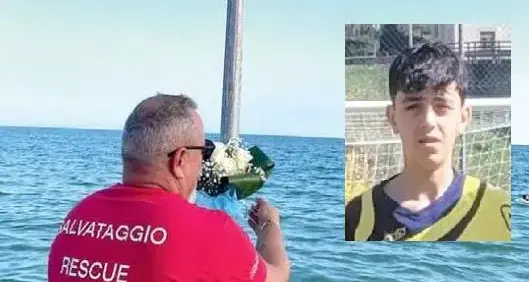 L’ultimo doloroso saluto a Zakaria Riahy, morto a 17 anni a Jesolo