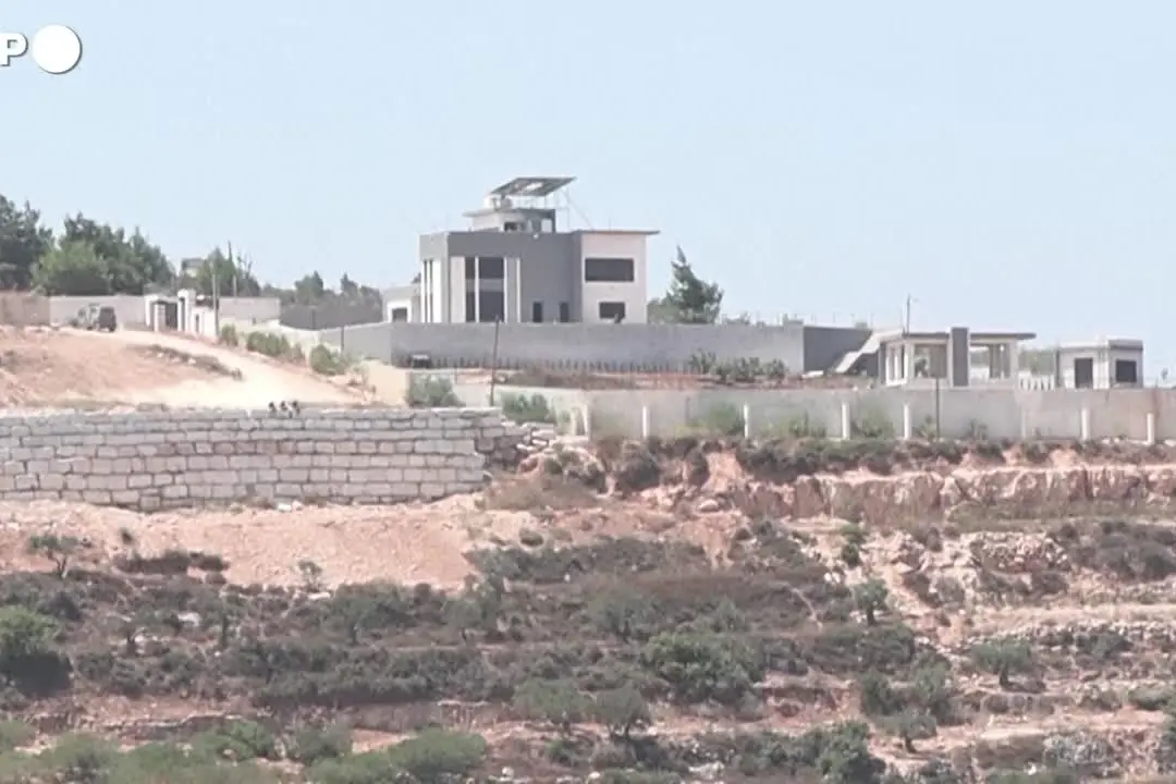 Cinque italiani nel villaggio palestinese assediato dai coloni israeliani