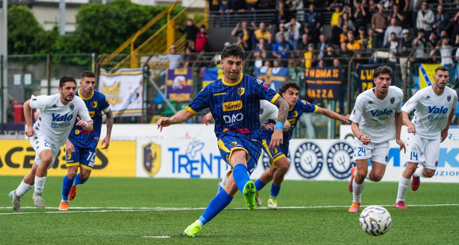 Trento, tegola Capone: lesione completa del crociato