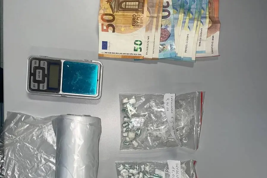 Trento, sorpreso con 79 dosi di crack al Parco delle Albere: arrestato