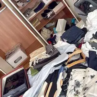 Furti in serie ai Solteri: «Per la terza volta mi hanno svaligiato casa»