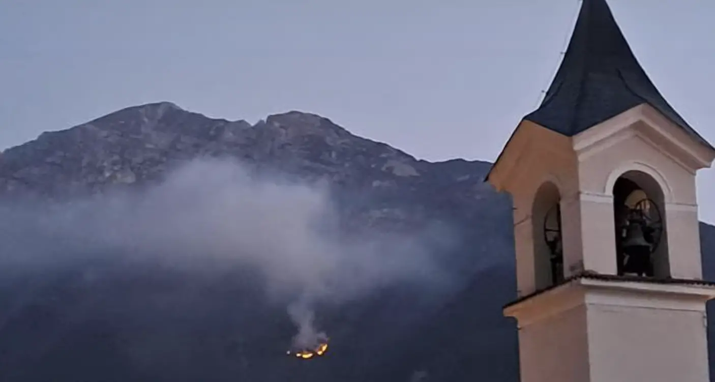 Spormaggiore, riparte l’incendio provocato da un fulmine
