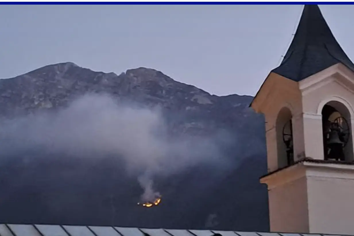 Spormaggiore, riparte l’incendio provocato da un fulmine