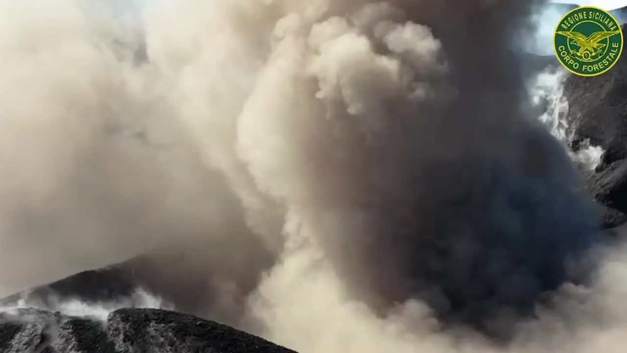 Sicilia, dopo piccola tregua riprende l'attività eruttiva dell'Etna