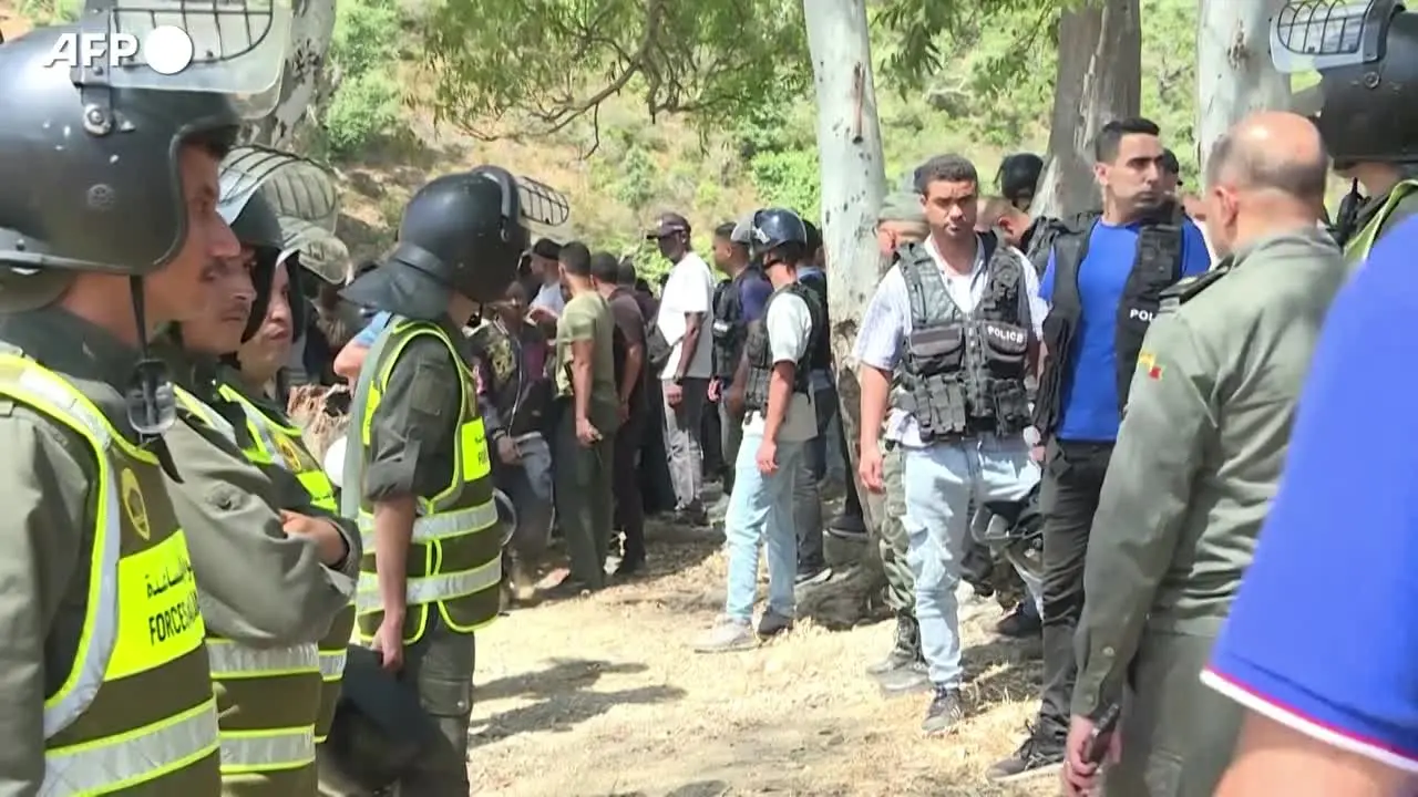 Ceuta, intercettati possibili migranti vicino al confine in Marocco