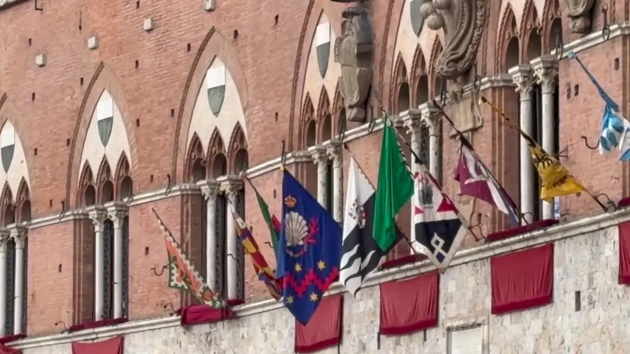 Palio di Siena rinviato a domani per la pioggia