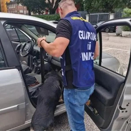 San Michele, un chilo di cocaina nascosto in auto: arrestato