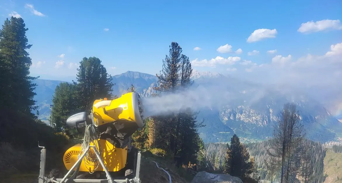 Cermis, incendio sotto controllo dopo una settimana: resta la sorveglianza