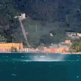 Alto Garda, violente raffiche di vento: alberi caduti e strade bloccate
