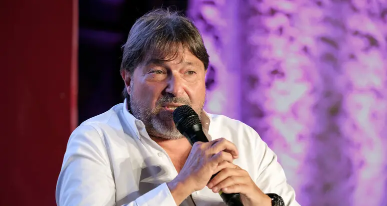 Lavarone, bagno di folla per Ranucci: «Non ho nessuna intenzione di mollare»