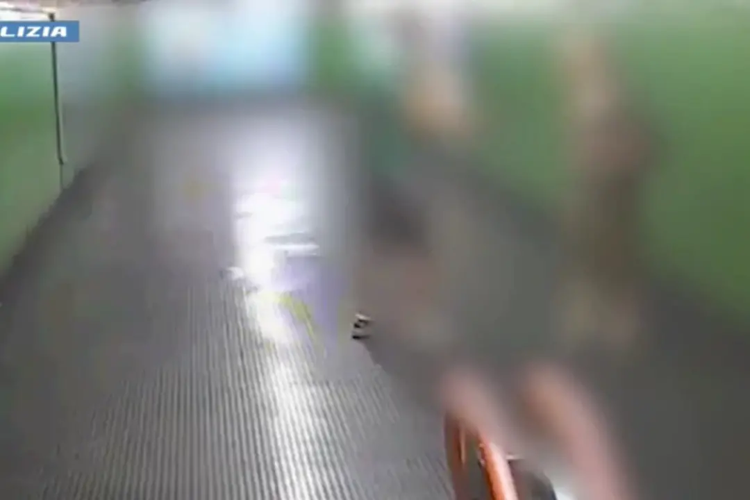 Rapina 82enne in metro e la manda in ospedale, fermato a Milano