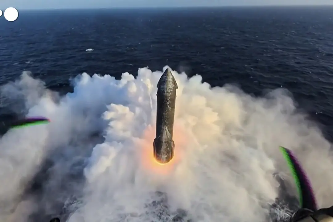 SpaceX, lo spettacolare atterraggio in mare della Starship