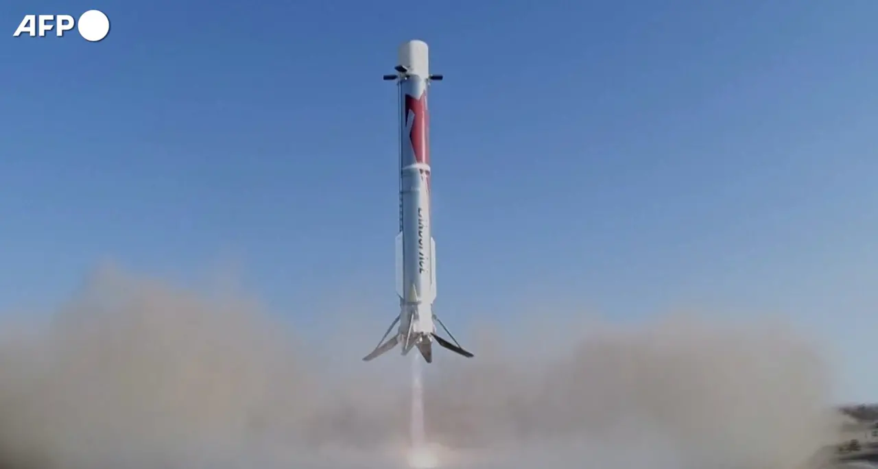 Corsa allo spazio, il razzo cinese Zhuque-3 atterra per la prima volta