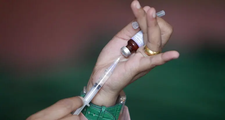 Bambina di 4 anni muore di difterite: i genitori no vax avevano rifiutato il vaccino