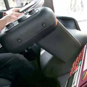 Preso a pugni sull’autobus: l’autista finisce al pronto soccorso