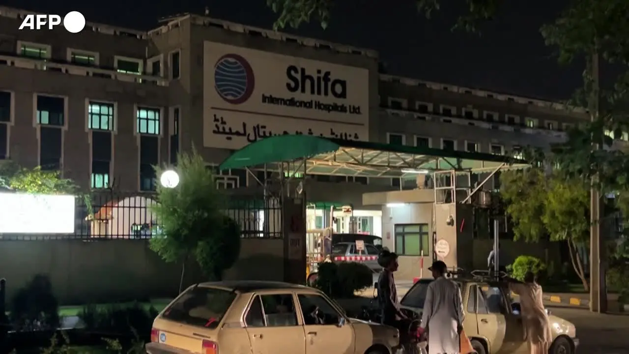 Pakistan, ex Primo Ministro Khan trasferito in ospedale dal carcere