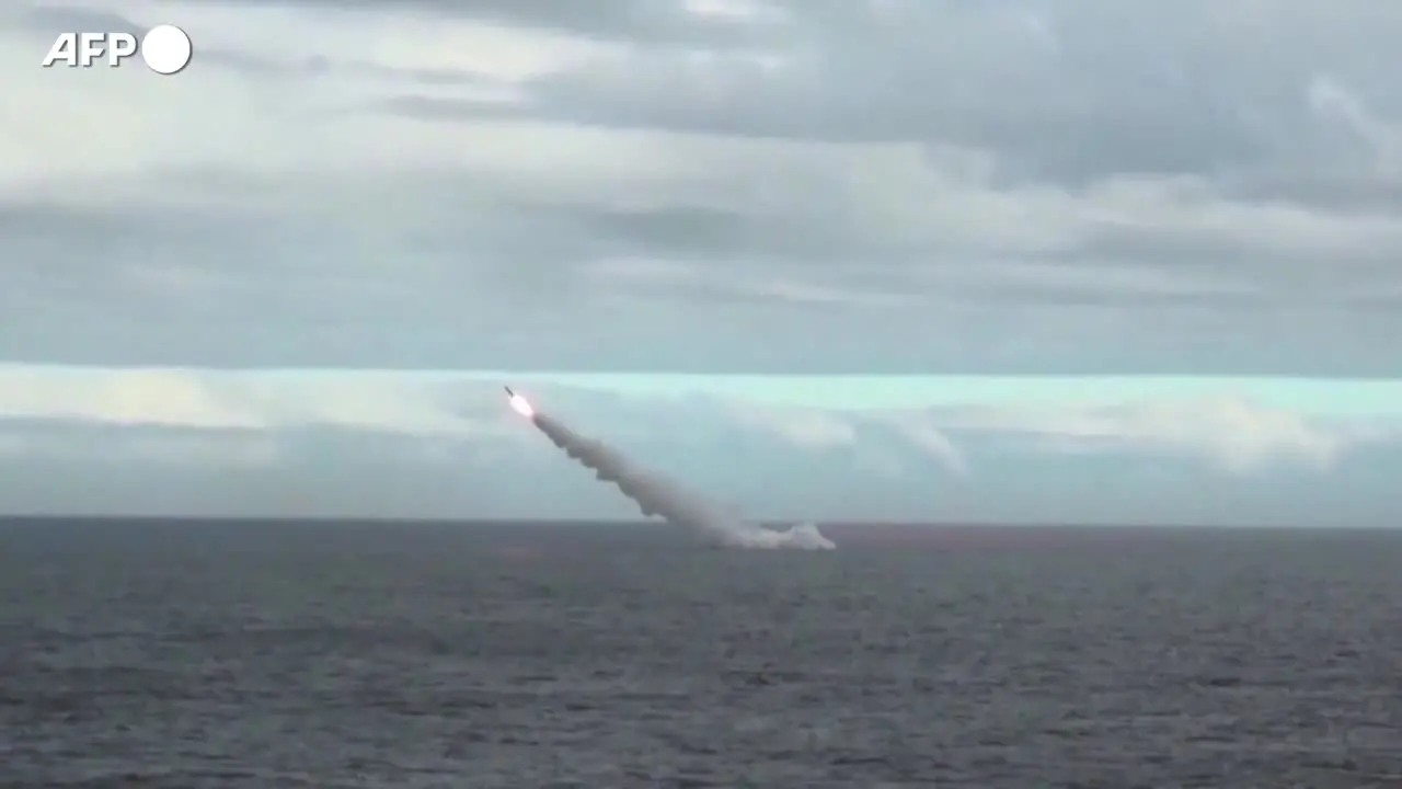 Esercitazioni missilistiche russe vicino alle isole contese al largo del Giappone