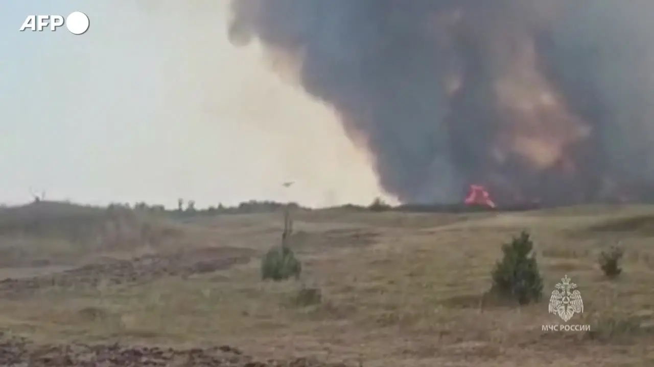Serbia in fiamme, aereo russo in azione contro gli incendi boschivi