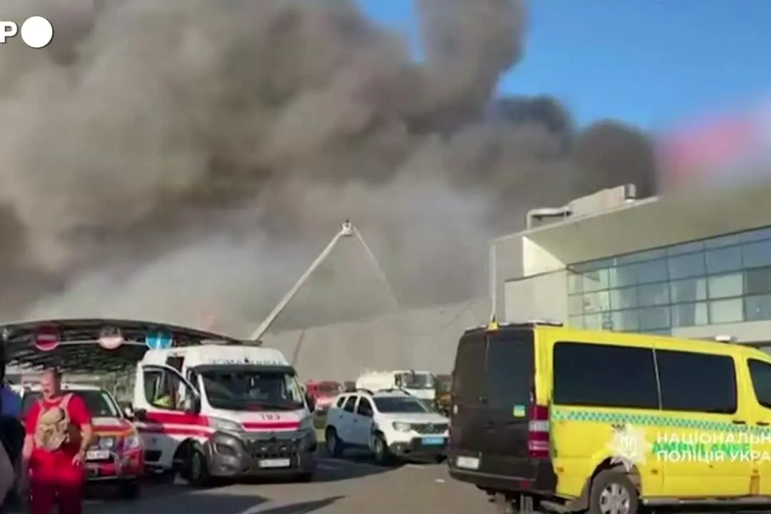 Attacco russo a centro commerciale a Kryvyi Rih, diversi morti e feriti
