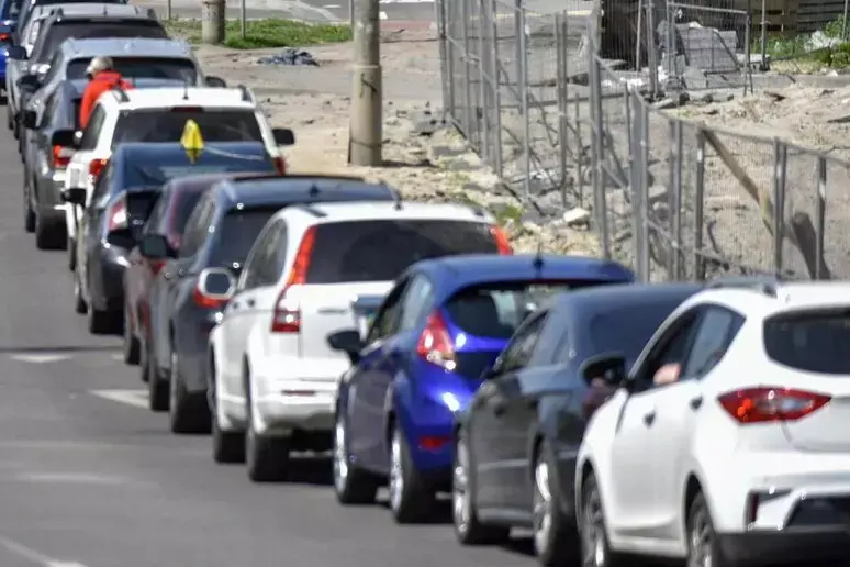 Targhe polacche, stretta sulle auto estere: Rc italiana dopo la registrazione