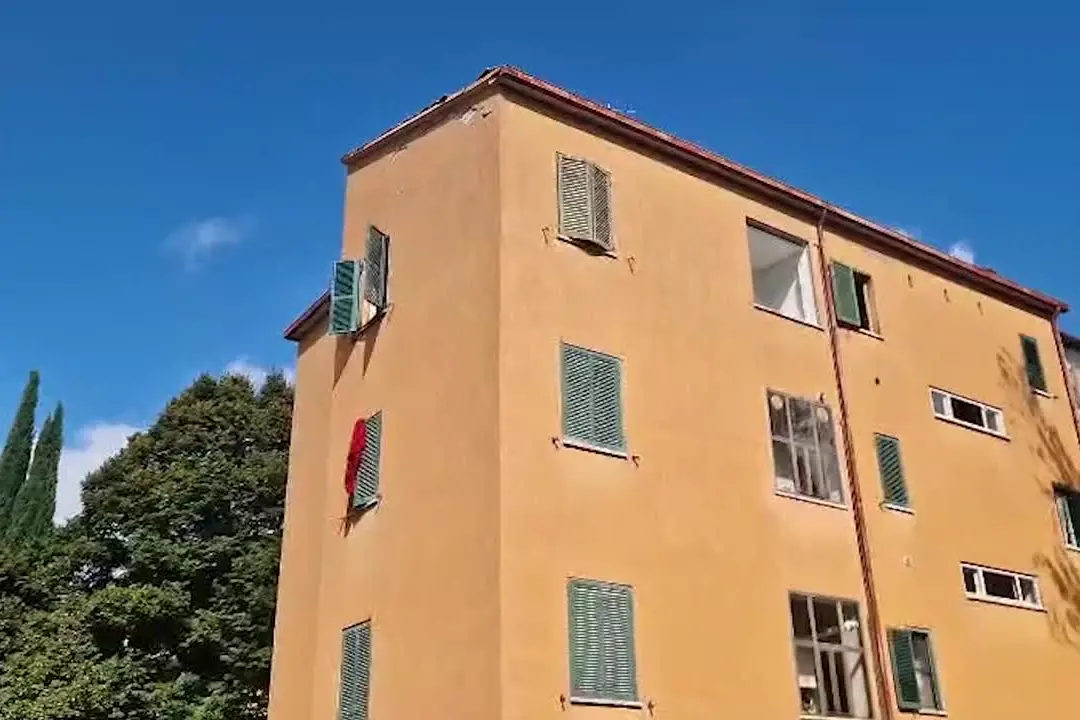 Esplosione in una palazzina a Perugia, \"un forte boato e una nuvola di fumo\"
