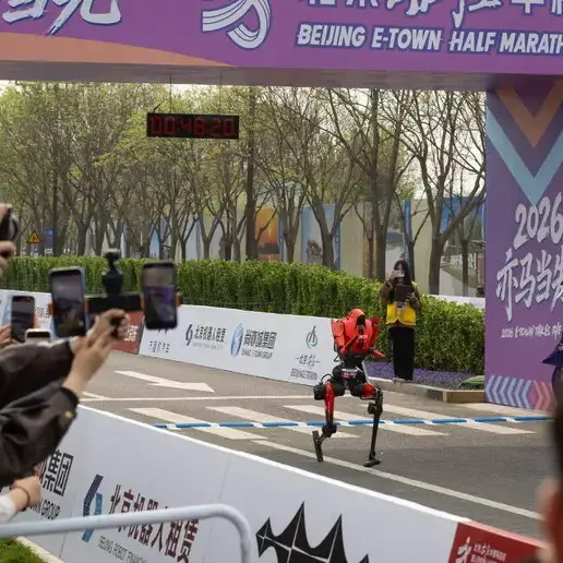 Pechino, robot umanoide corre i 100 metri in 9\"32: Bolt battuto