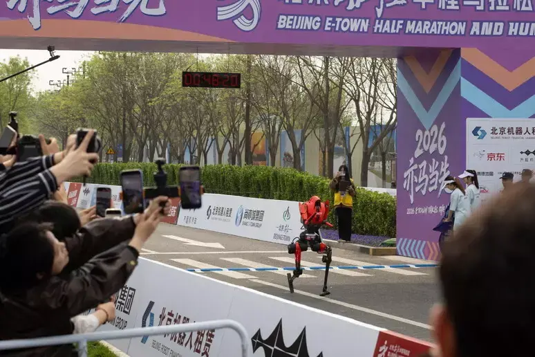 Pechino, robot umanoide corre i 100 metri in 9\"32: Bolt battuto