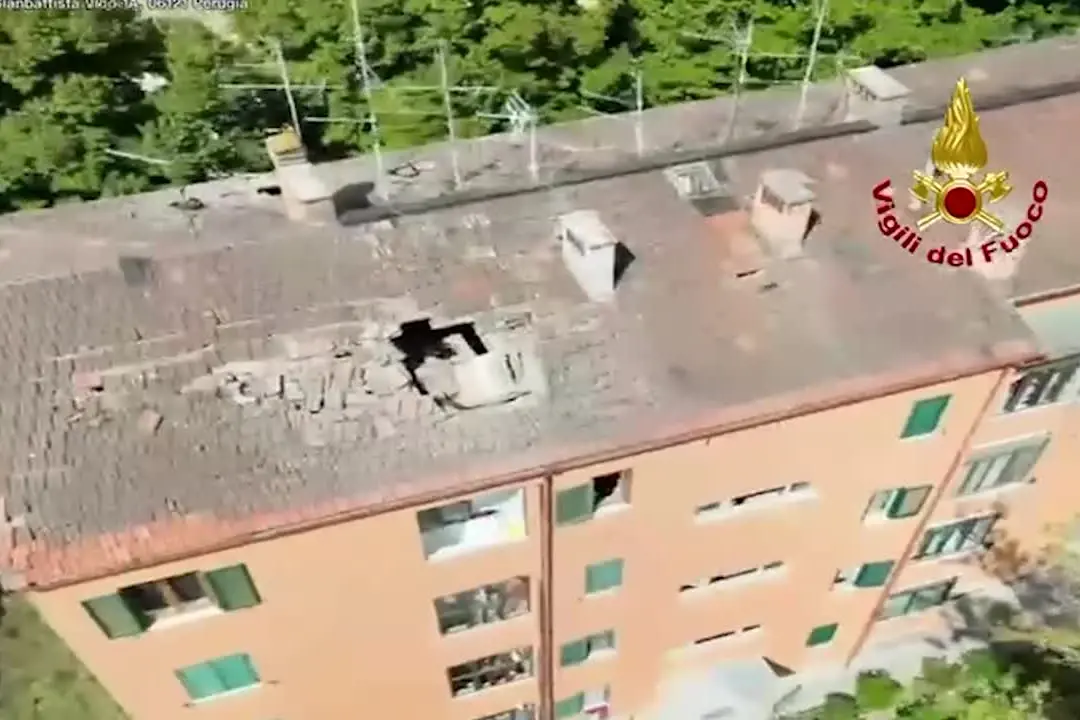 Esplosione in una palazzina a Perugia, le immagini dal drone dei Vigili del Fuoco
