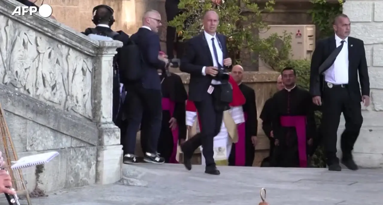 Il Papa in visita a San Marino, l'entusiasmo dei presenti: \"Un'occasione speciale\"