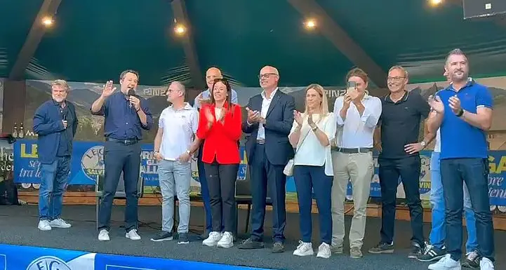 Salvini a Pinzolo sfida la sinistra: «La Lega è condannata a vincere per altri 10 anni»