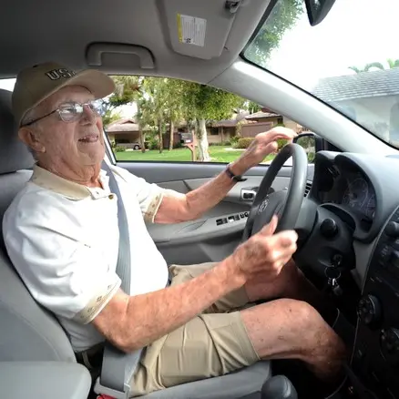 Over 85 al volante, arriva il limite dei 100 chilometri da casa