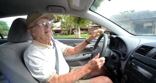 Over 85 al volante, arriva il limite dei 100 chilometri da casa