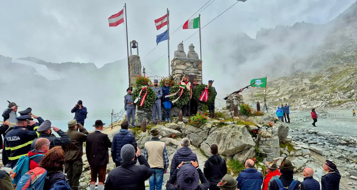 Passo Paradiso, 300 persone per la 49ª Festa della Fratellanza: un appello di pace dal Presena