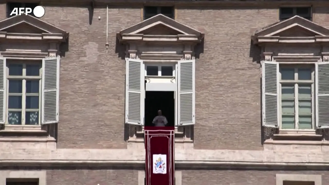 Il Papa a dieci anni dal terremoto, \"sostenere la ricostruzione\"