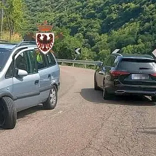 Ledro, scontro tra due auto sulla statale 240: un ferito e traffico deviato