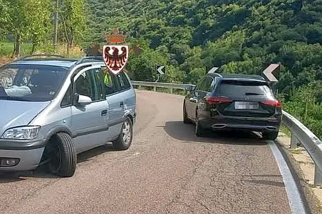 Ledro, scontro tra due auto sulla statale 240: un ferito e traffico deviato