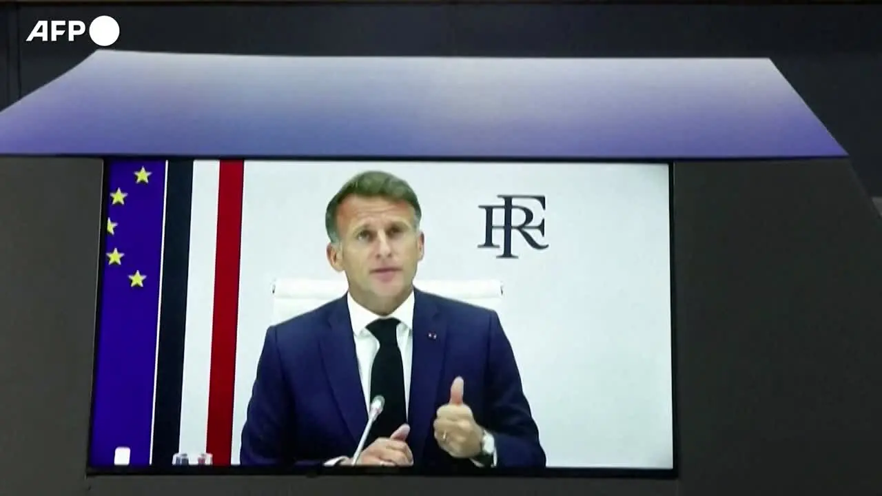 Macron: \"Mosca aumenterà le provocazioni, dobbiamo prepararci\"