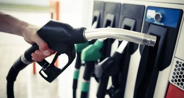 Carburanti, sull’A22 diesel speciale oltre i 3 euro al litro: è record