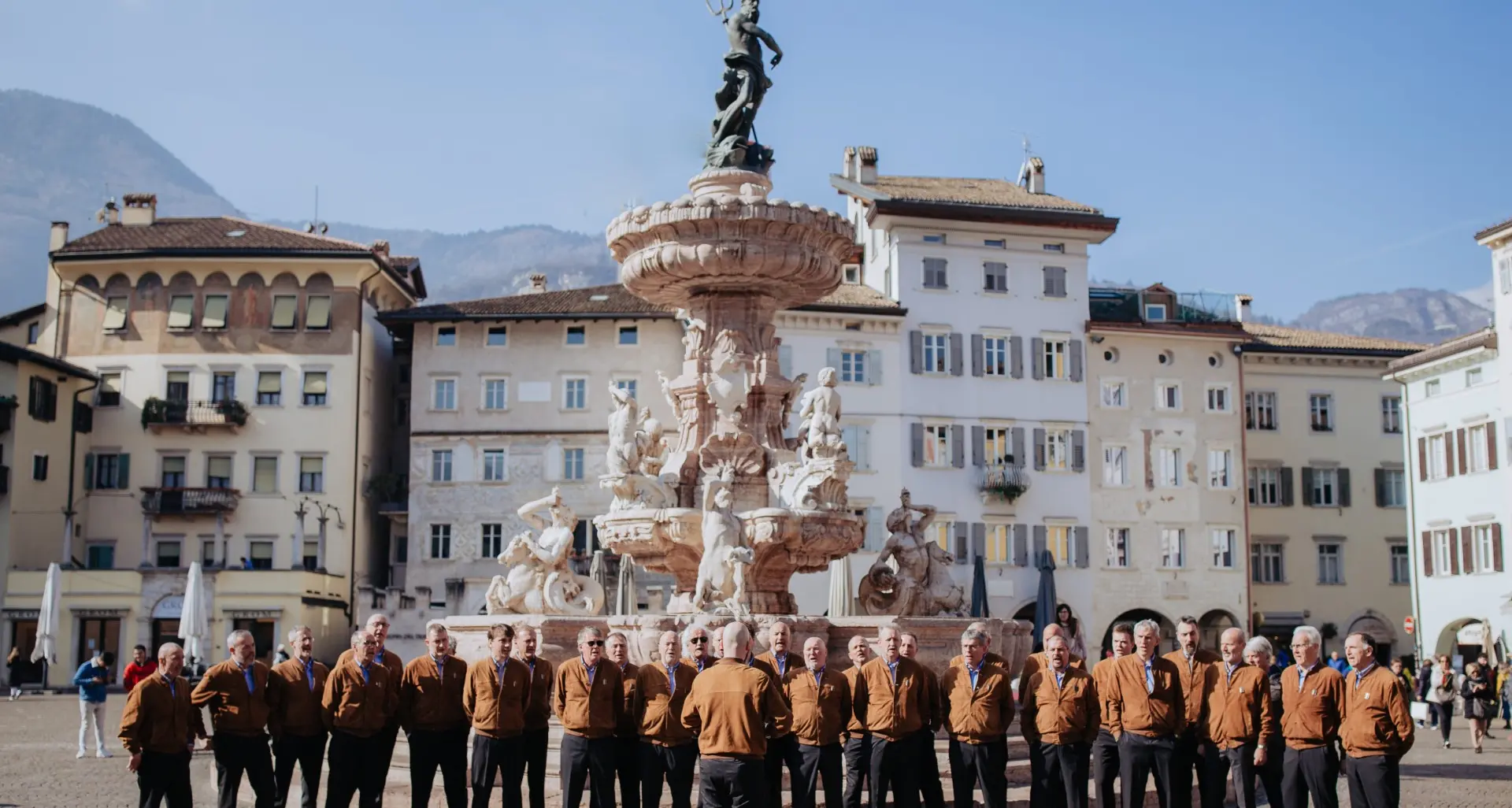 Coro della Sosat, 100 anni con Trento: serenata e grande concerto