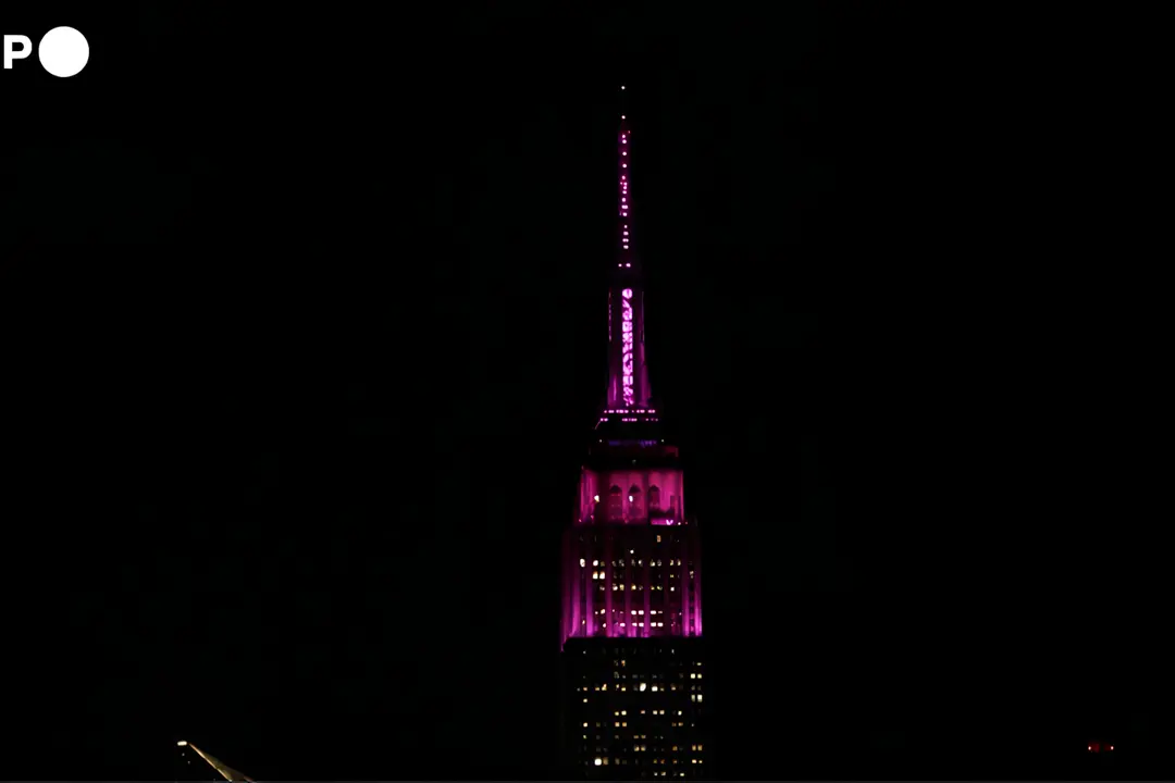 Dolly Parton, l'Empire State Building si illumina di rosa in suo onore