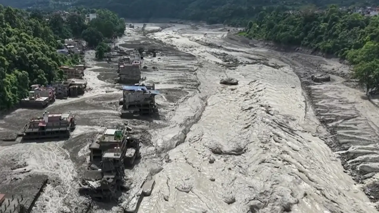 Nepal, le drammatiche immagini dall'alto della devastazione