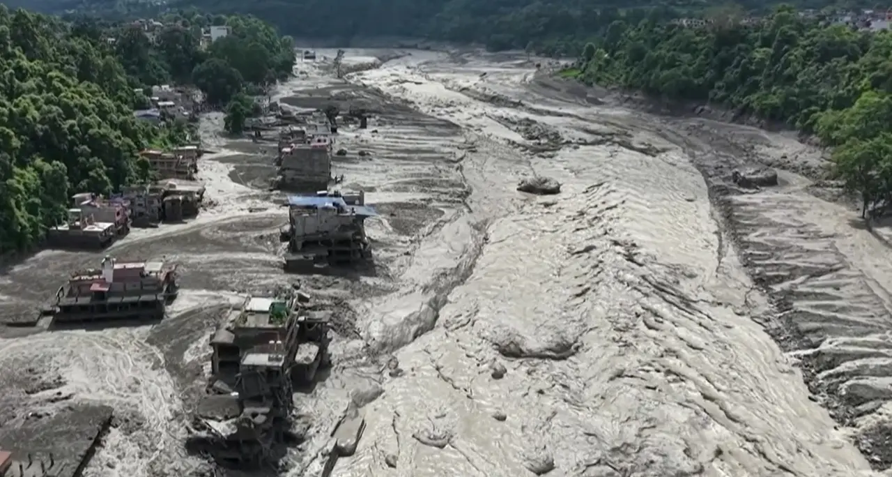 Nepal, le drammatiche immagini dall'alto della devastazione