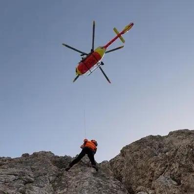 Pale di San Martino, massi sulle cordate: alpinista finisce in ospedale