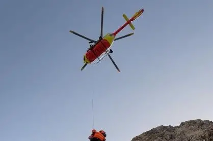 Pale di San Martino, massi sulle cordate: alpinista finisce in ospedale