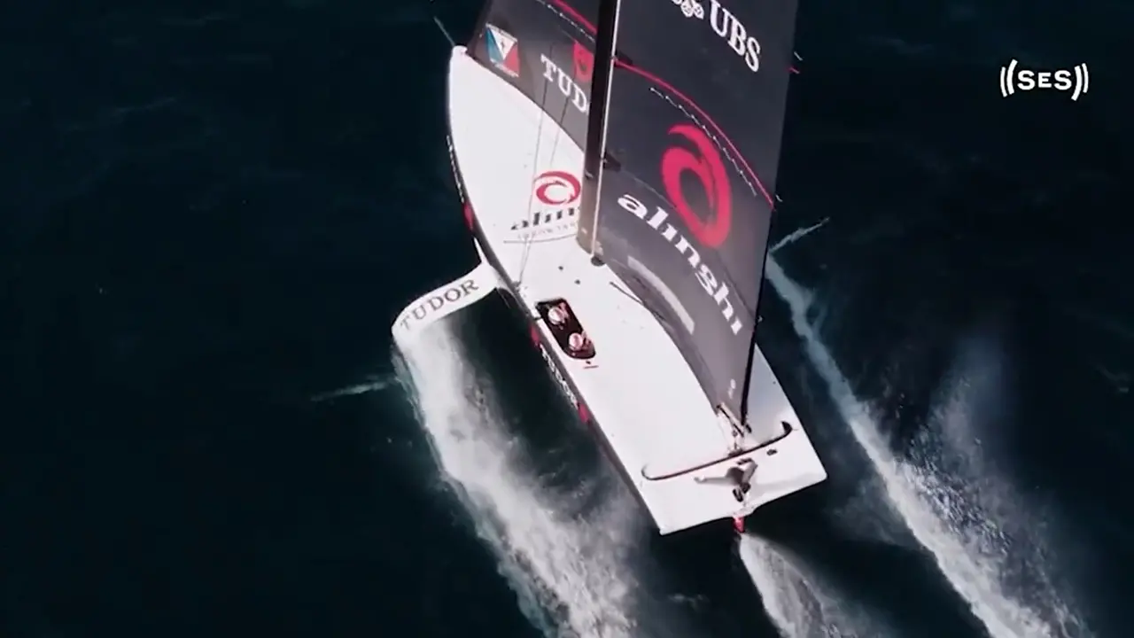 Verso l'America's Cup, Napoli scalda i motori e Alinghi scende in acqua